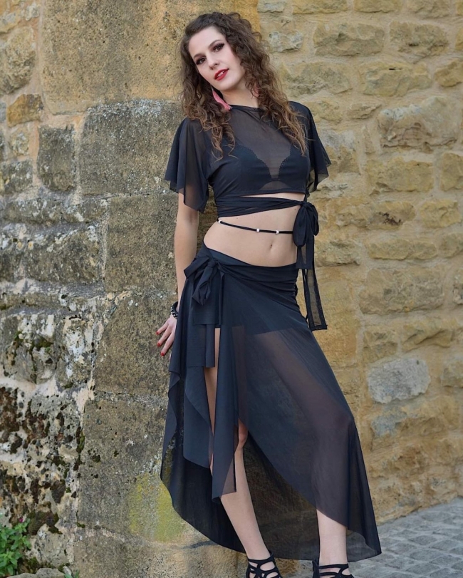 Ensemble noir tulle, top croisé et jupe portefeuille à nouer 🖤 