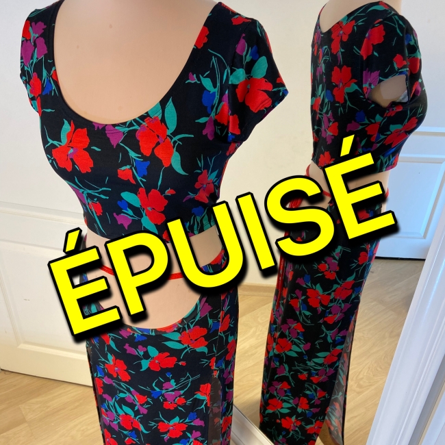 Ensemble jupe ventre nu noir imprimé petites fleurs rouges 