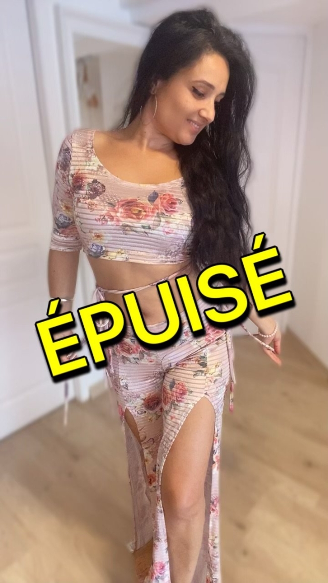 Ensemble floral vieux rose velours pailleté 🌸
